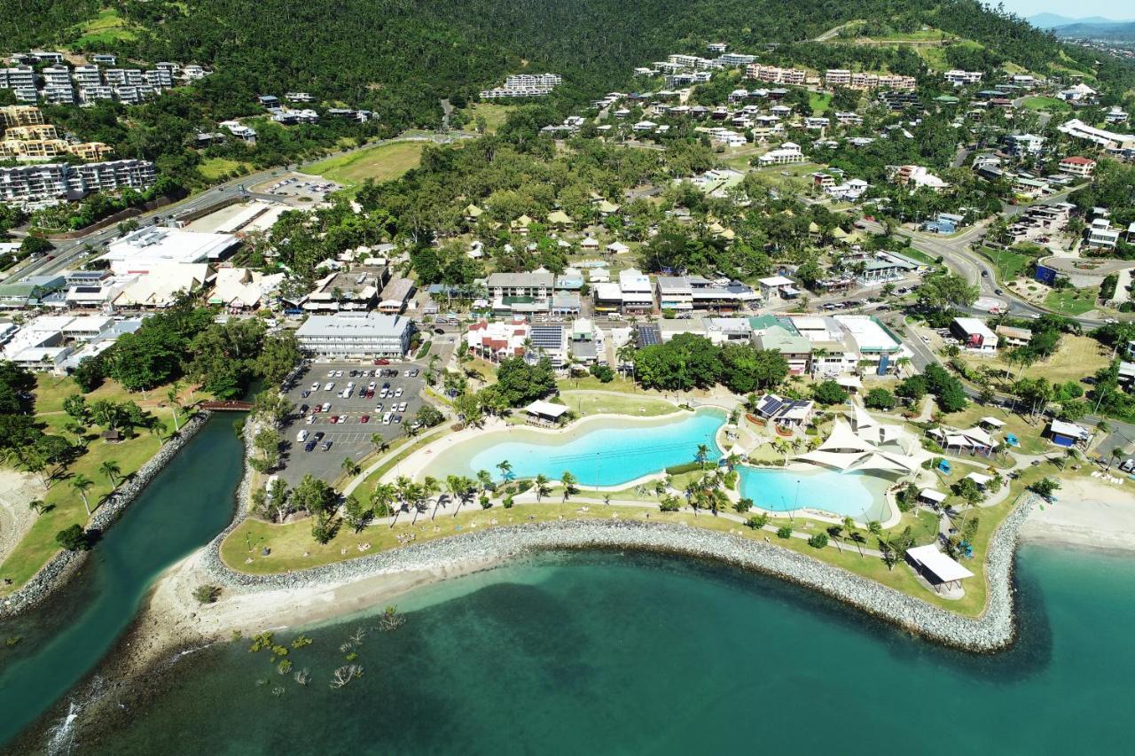 Airlie Sun & Sand Accommodation #5 شاطئ إيرلي المظهر الخارجي الصورة